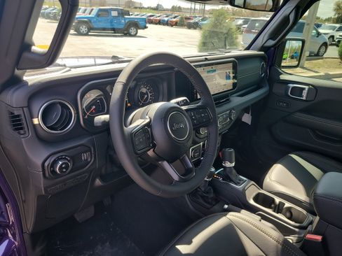 New 2026 Jeep Gladiator Sahara image 14