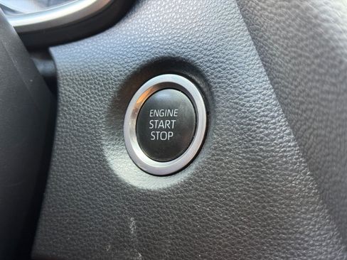 Used 2022 Toyota Corolla SE FWD image 21