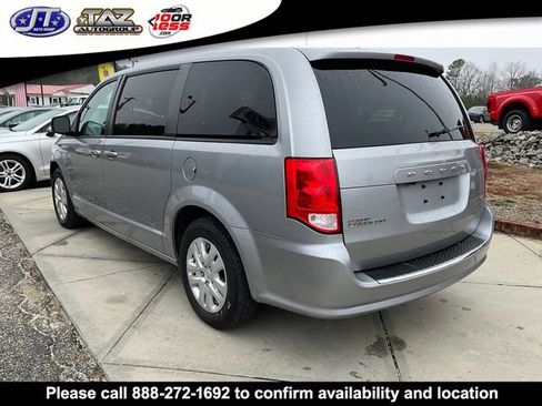 Used 2018 Dodge Grand Caravan SE w/ UConnect Hands-Free Group image 5