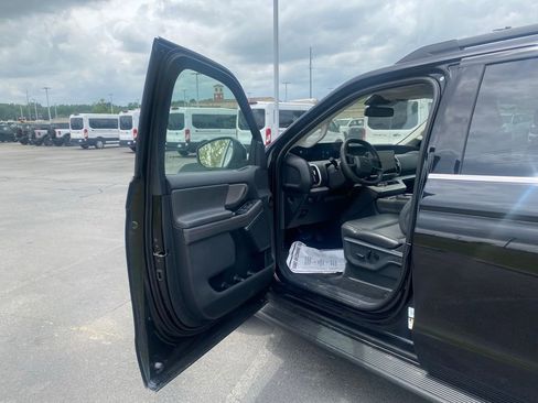 Used 2025 Ford Expedition Active image 10