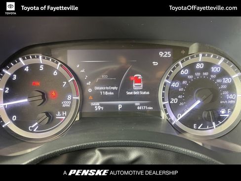 Used 2023 Toyota Highlander XLE image 38