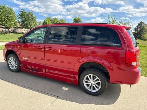 Used 2014 Dodge Grand Caravan SXT FWD image 7