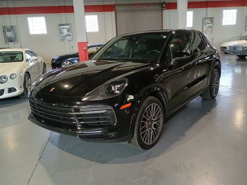 Used 2019 Porsche Cayenne AWD/4WD image 1