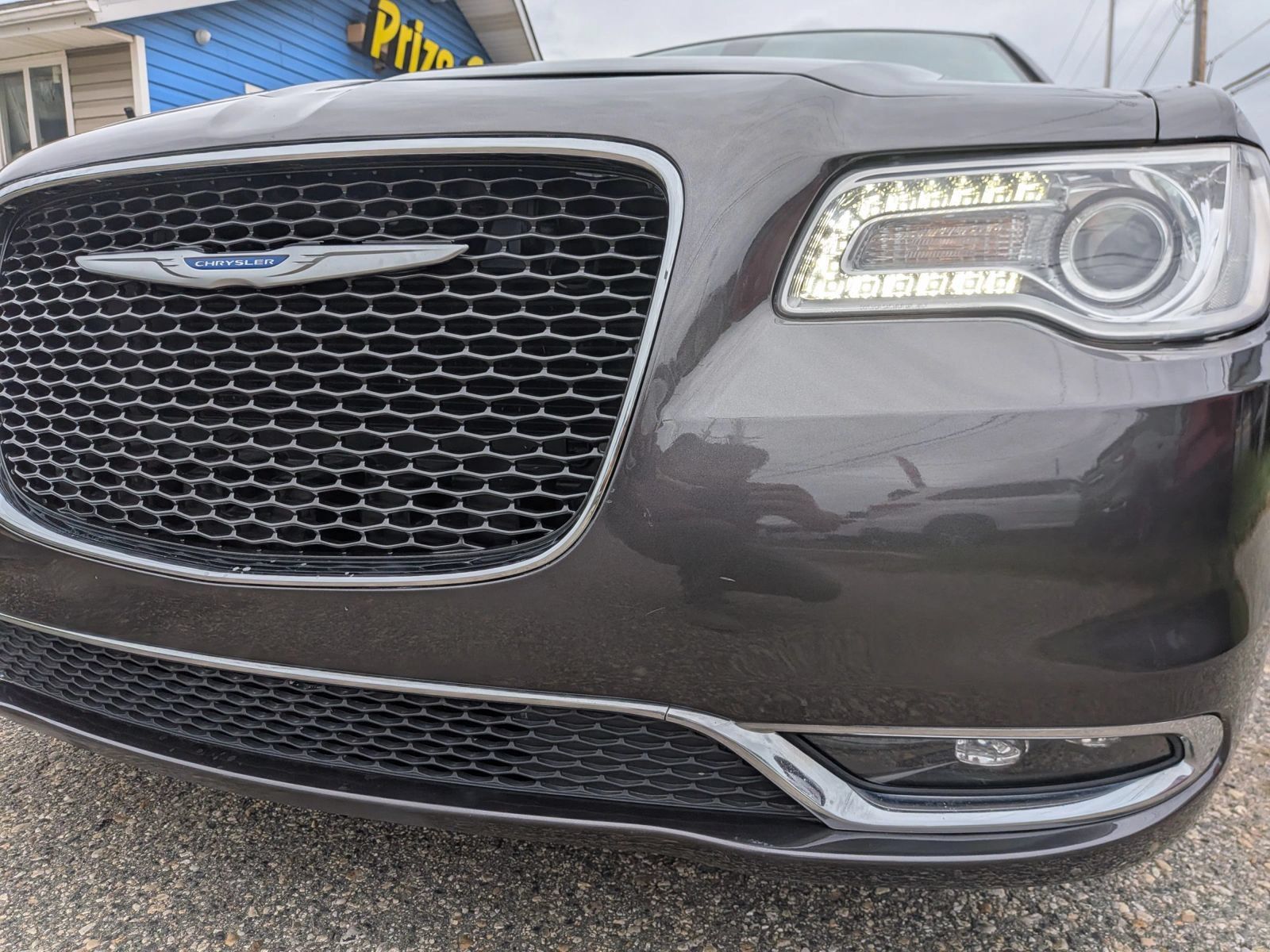 Used 2019 Chrysler 300 Limited RWD image 8