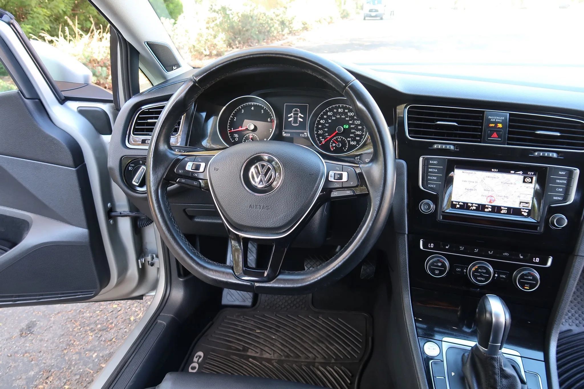 Used 2015 Volkswagen Golf SEL FWD image 23