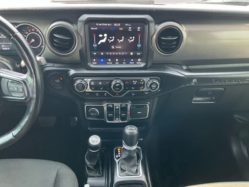 Used 2021 Jeep Wrangler Unlimited Sport AWD/4WD image 13