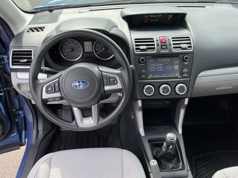 Used 2017 Subaru Forester 2.5i AWD/4WD image 11