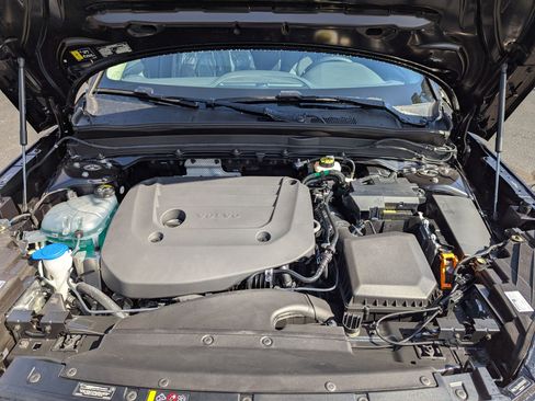 New 2025 Volvo XC40 B5 Core w/ Protection Package Premier image 23