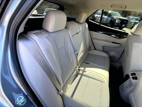 Used 2023 Buick Envision Preferred image 21