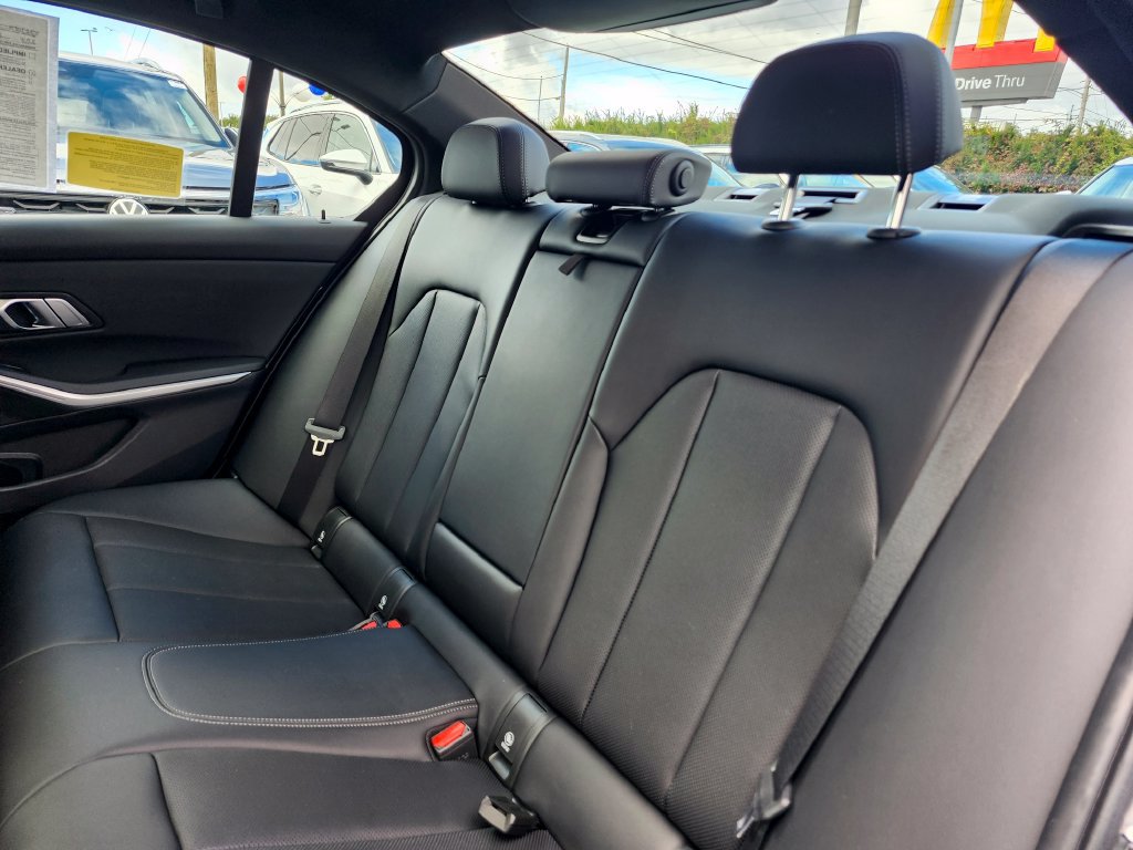 Used 2023 BMW 330i xDrive Sedan w/ Premium Package AWD/4WD image 9