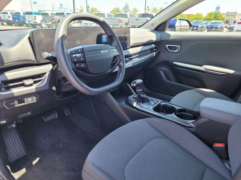Used 2025 Kia K4 FWD image 9