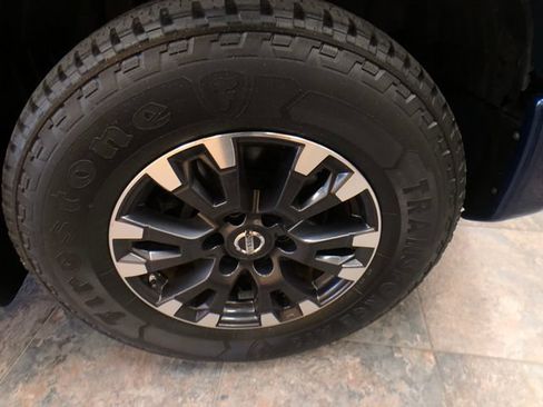 Used 2018 Nissan Titan PRO-4X w/ Pro-4x Convenience Package AWD/4WD image 9