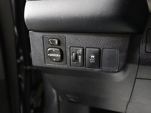 Used 2015 Toyota RAV4 XLE FWD image 31