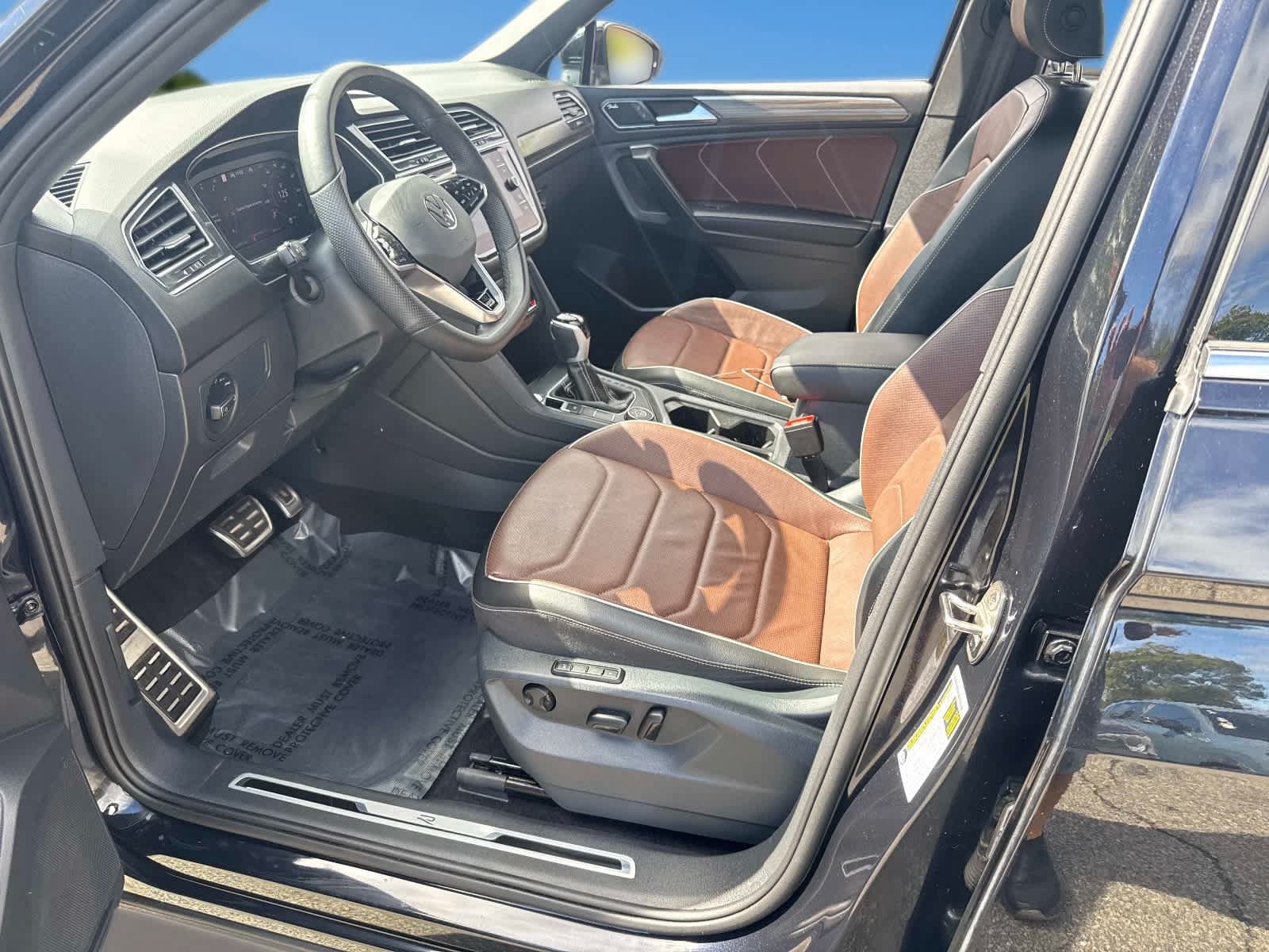 Used 2024 Volkswagen Tiguan SEL R-Line AWD/4WD image 20
