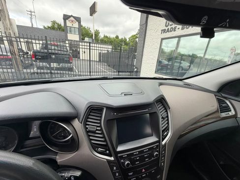 Used 2018 Hyundai Santa Fe SE FWD image 26