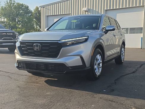 Certified 2025 Honda CR-V LX image 3