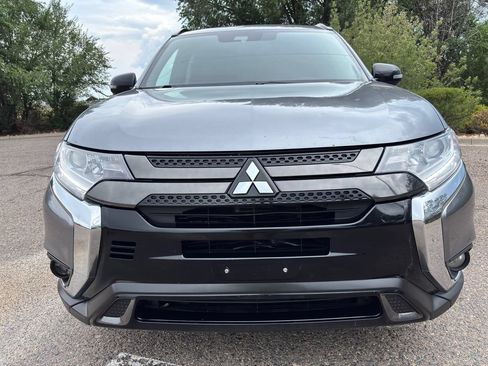 Used 2020 Mitsubishi Outlander LE AWD/4WD image 3