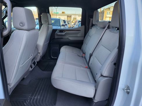 Used 2025 Chevrolet Silverado 1500 LT image 16