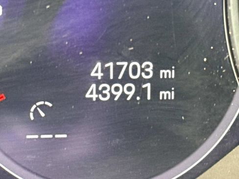 Used 2022 Porsche Cayenne Platinum Edition image 25