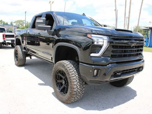 Used 2024 Chevrolet Silverado 2500 High Country w/ High Country Premium Package AWD/4WD image 14
