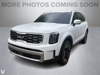 Used 2023 Kia Telluride S w/ S Sunroof Package
