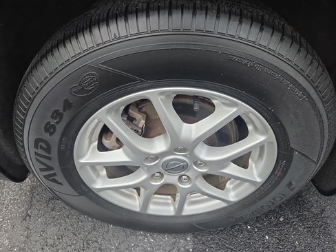 Certified 2023 Chrysler Pacifica Touring-L FWD image 11