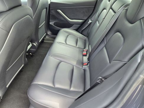 Used 2021 Tesla Model 3 Standard Range Plus RWD image 12