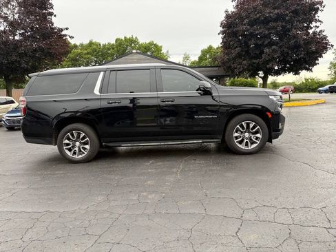 Used 2023 Chevrolet Suburban LT w/ LT Signature Plus Package AWD/4WD image 6