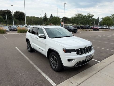 Used 2017 Jeep Grand Cherokee Limited w/ Luxury Group II AWD/4WD image 2