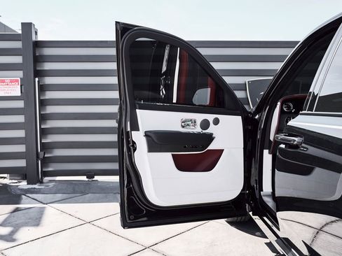 Used 2026 Rolls-Royce Cullinan image 33