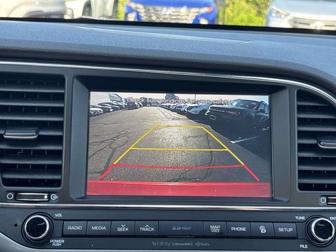 Used 2017 Hyundai Elantra Limited w/ Limited Ultimate Package 05 FWD image 22