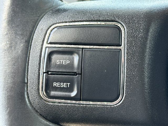 Used 2014 Jeep Compass Latitude FWD image 33