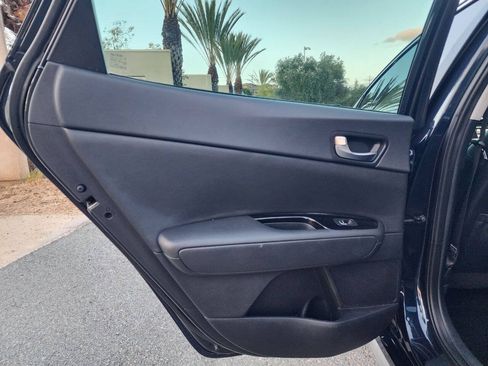 Used 2017 Kia Optima EX FWD image 18