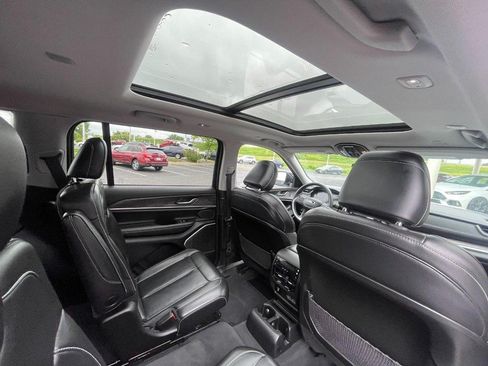 Used 2022 Jeep Grand Cherokee L Limited AWD/4WD image 18
