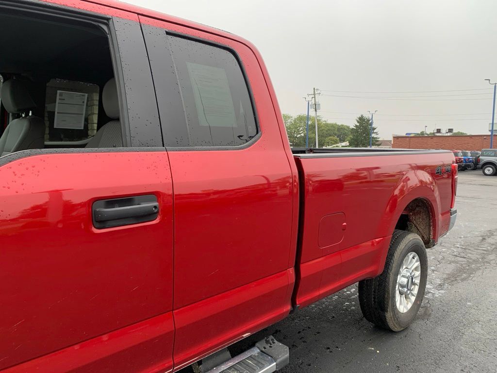 Certified 2022 Ford F350 XLT AWD/4WD image 16
