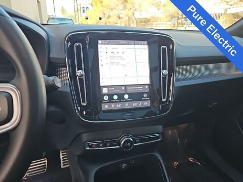 Used 2022 Volvo XC40 P8 Recharge Plus AWD/4WD image 20
