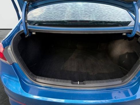Used 2018 Hyundai Elantra SE FWD image 29