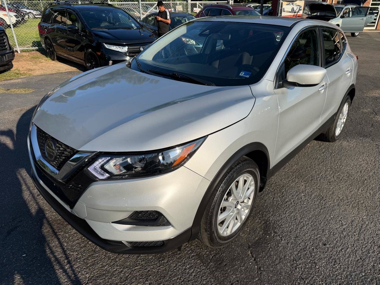 Used 2022 Nissan Rogue Sport S AWD/4WD image 3