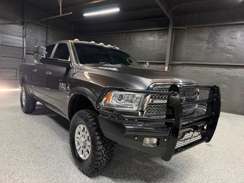 Used 2018 RAM 2500 Laramie AWD/4WD image 4
