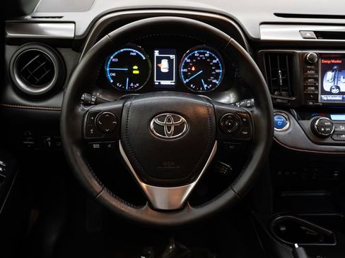 Used 2018 Toyota RAV4 SE w/ Advanced Technology Package AWD/4WD image 14