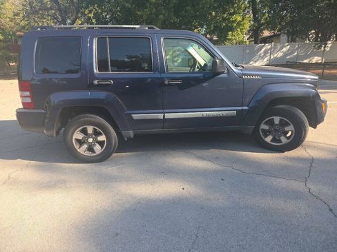 Used 2008 Jeep Liberty Sport w/ Popular Equipment Group AWD/4WD image 7
