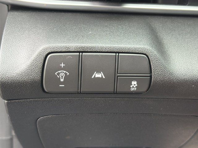 Certified 2023 Hyundai Elantra SEL FWD image 35