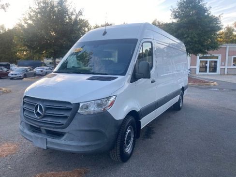 Used 2022 Mercedes-Benz Sprinter 2500 image 1