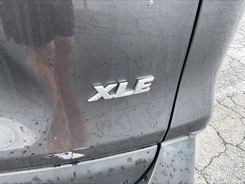 Used 2022 Toyota RAV4 XLE FWD image 8