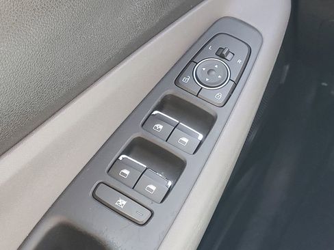 Used 2020 Hyundai Santa Fe SE AWD/4WD image 16
