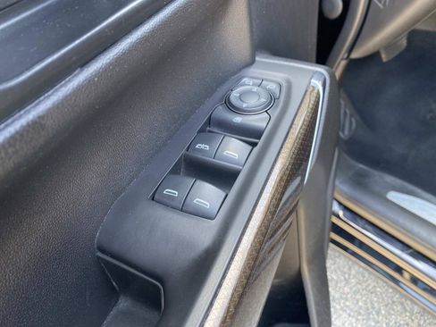 Used 2021 Chevrolet Silverado 1500 LT AWD/4WD image 21