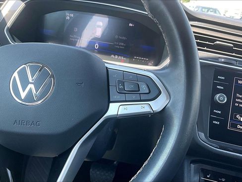 Used 2024 Volkswagen Tiguan SE FWD image 20