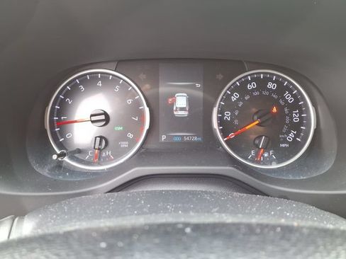 Used 2021 Toyota RAV4 XLE Premium w/ Carpet Mat Package (TMS) FWD image 11