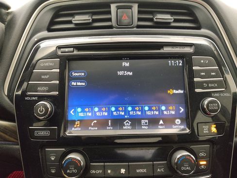 Used 2016 Nissan Maxima Platinum w/ Interior Lighting Package FWD image 25