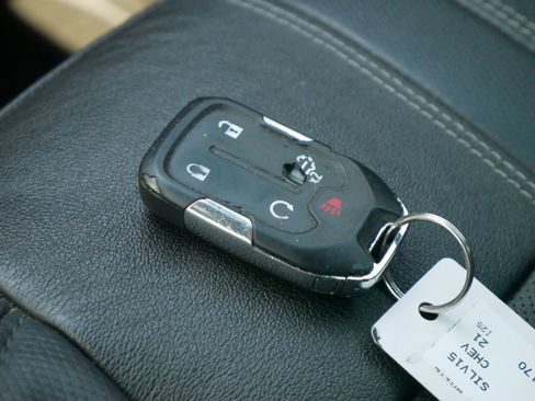 Used 2021 Chevrolet Silverado 1500 High Country w/ Technology Package image 41